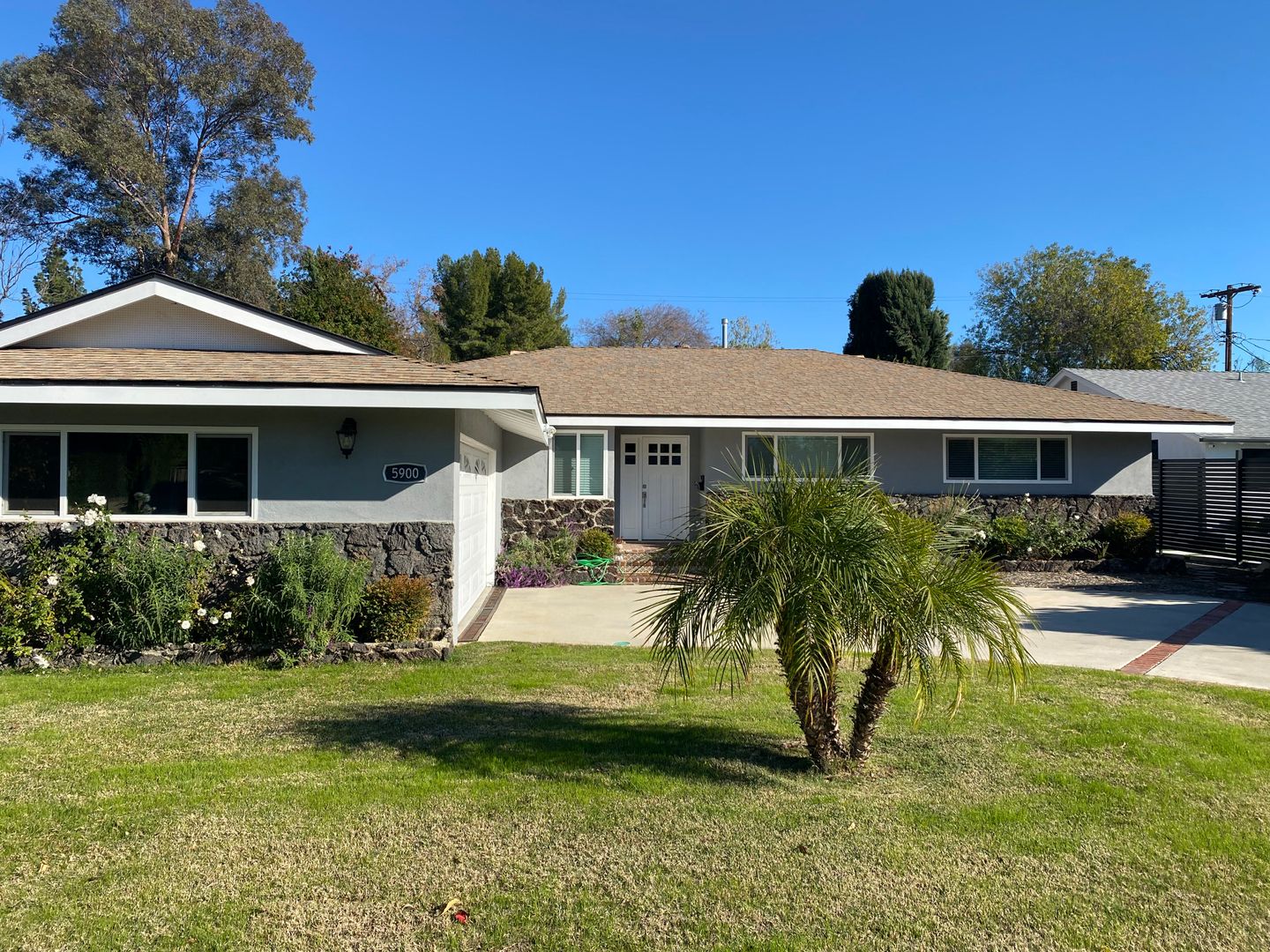 Tarzana House: 5900 Cahill Avenue