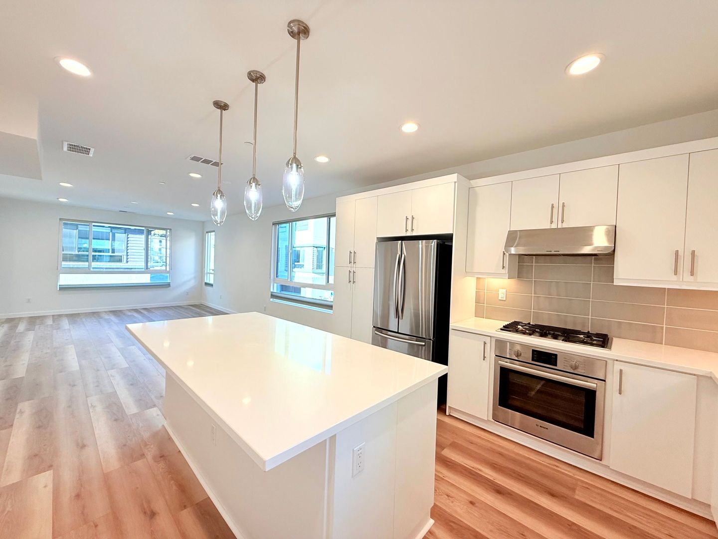 Los Angeles Townhome: 4334 N. Jimson Road