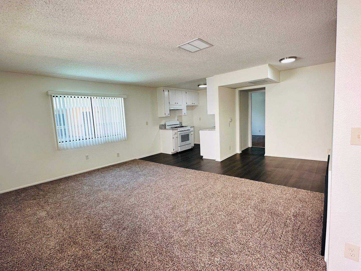 Reseda Apartment: 7235 Baird Avenue