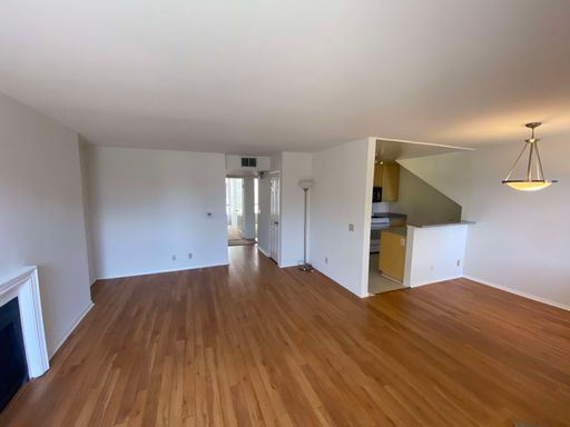 ***MOVE-IN SPECIAL 2 WEEKS FREE RENT***Fantastic Spacious lower level 2 bed + 2 bath in Studio City – photo 1