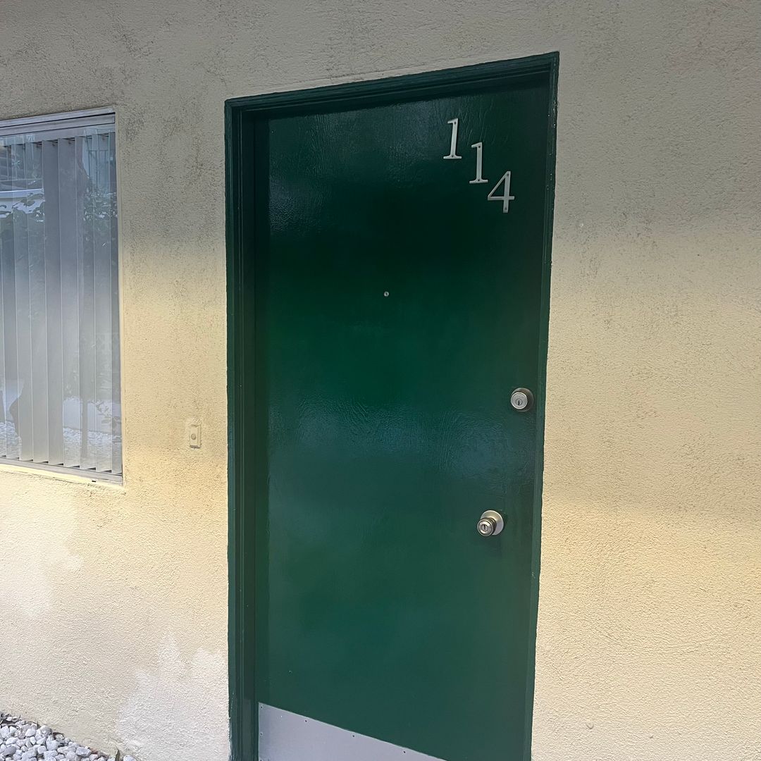 Encino Apartment: 5452 Lindley Avenue