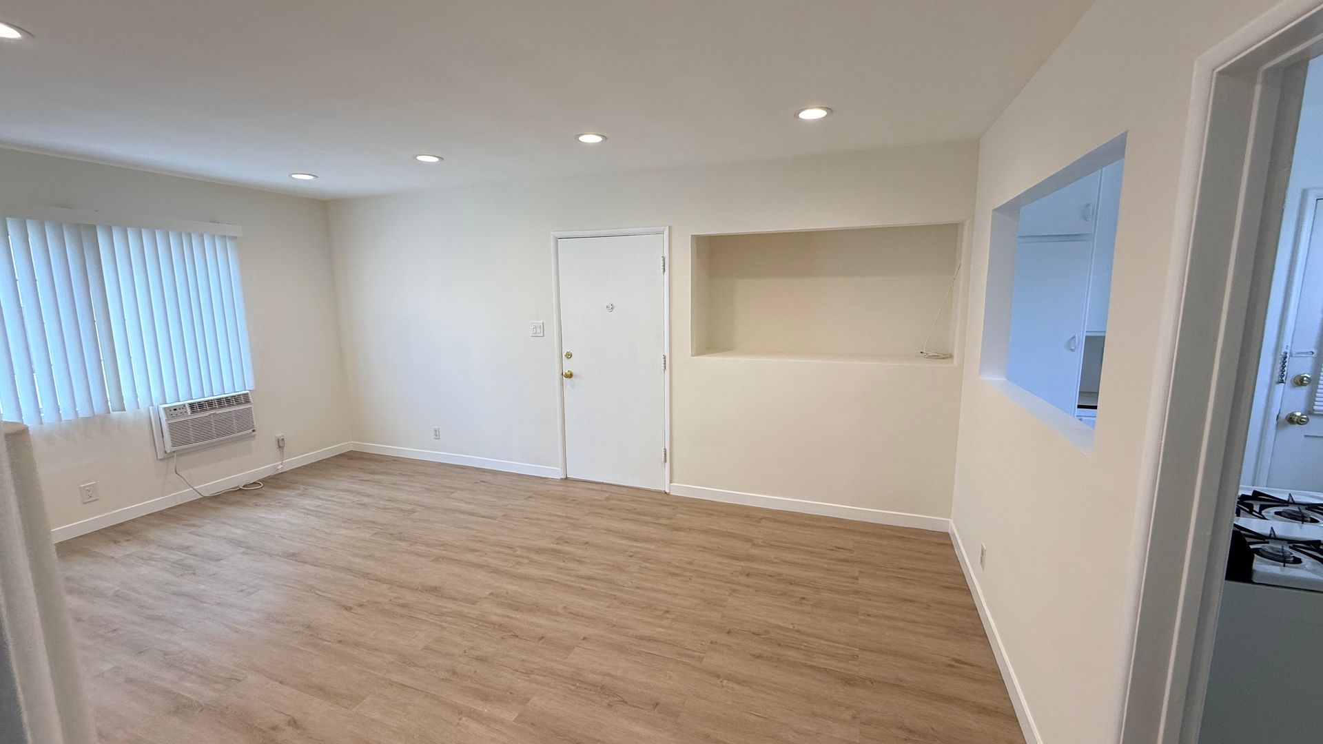 Sherman Oaks Apartment: 4433 Hazeltine Avenue