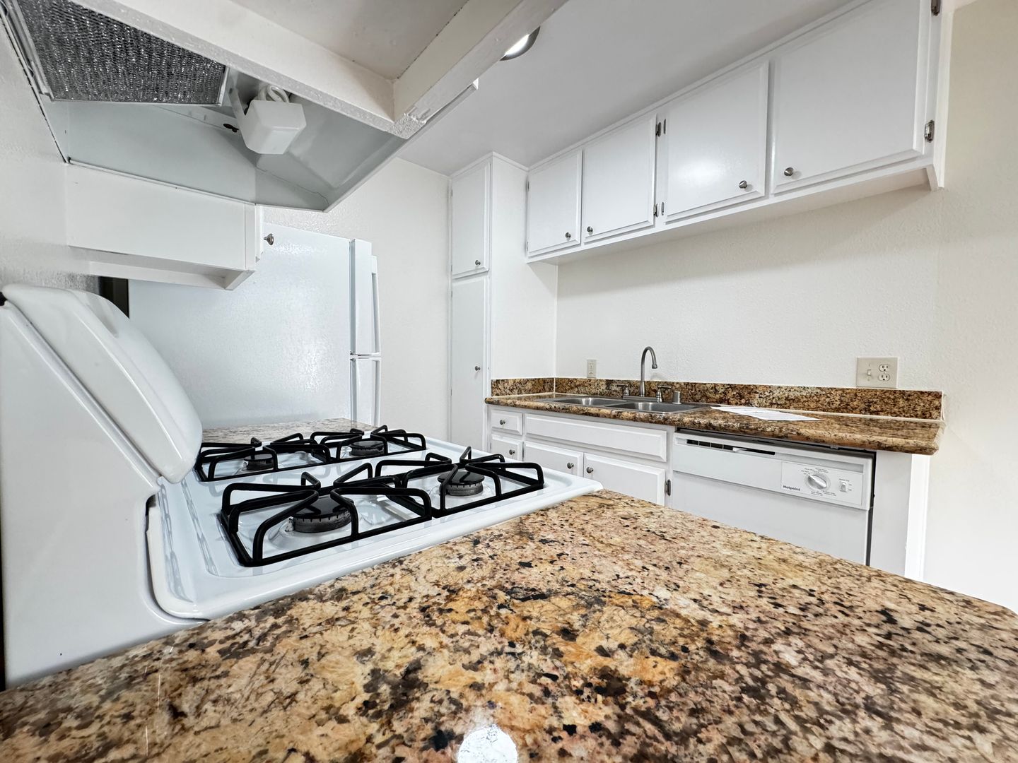 Santa Clarita Apartment: 17740 Scherzinger Lane