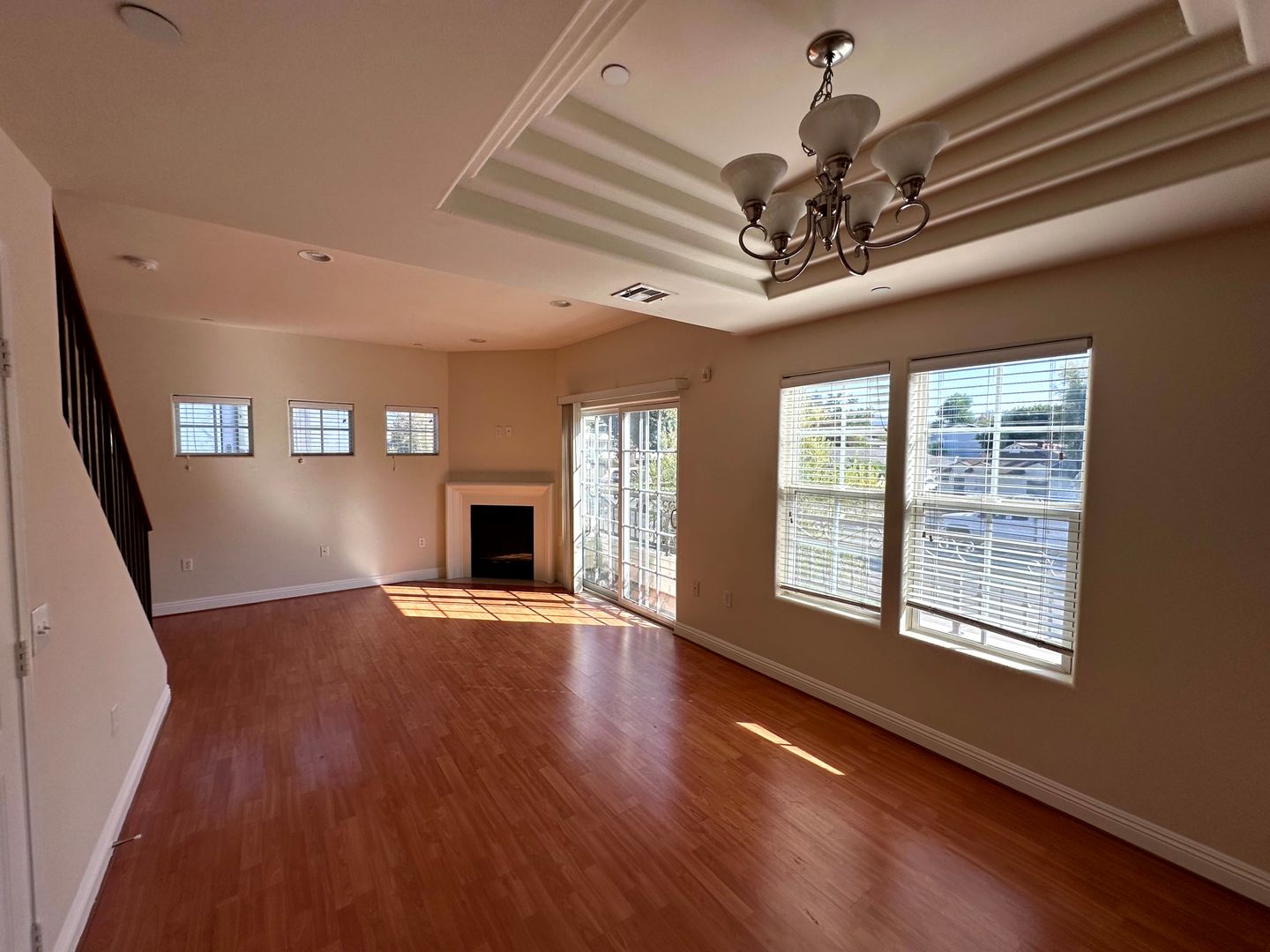 Studio City Apartment: 12217 Moorpark St.