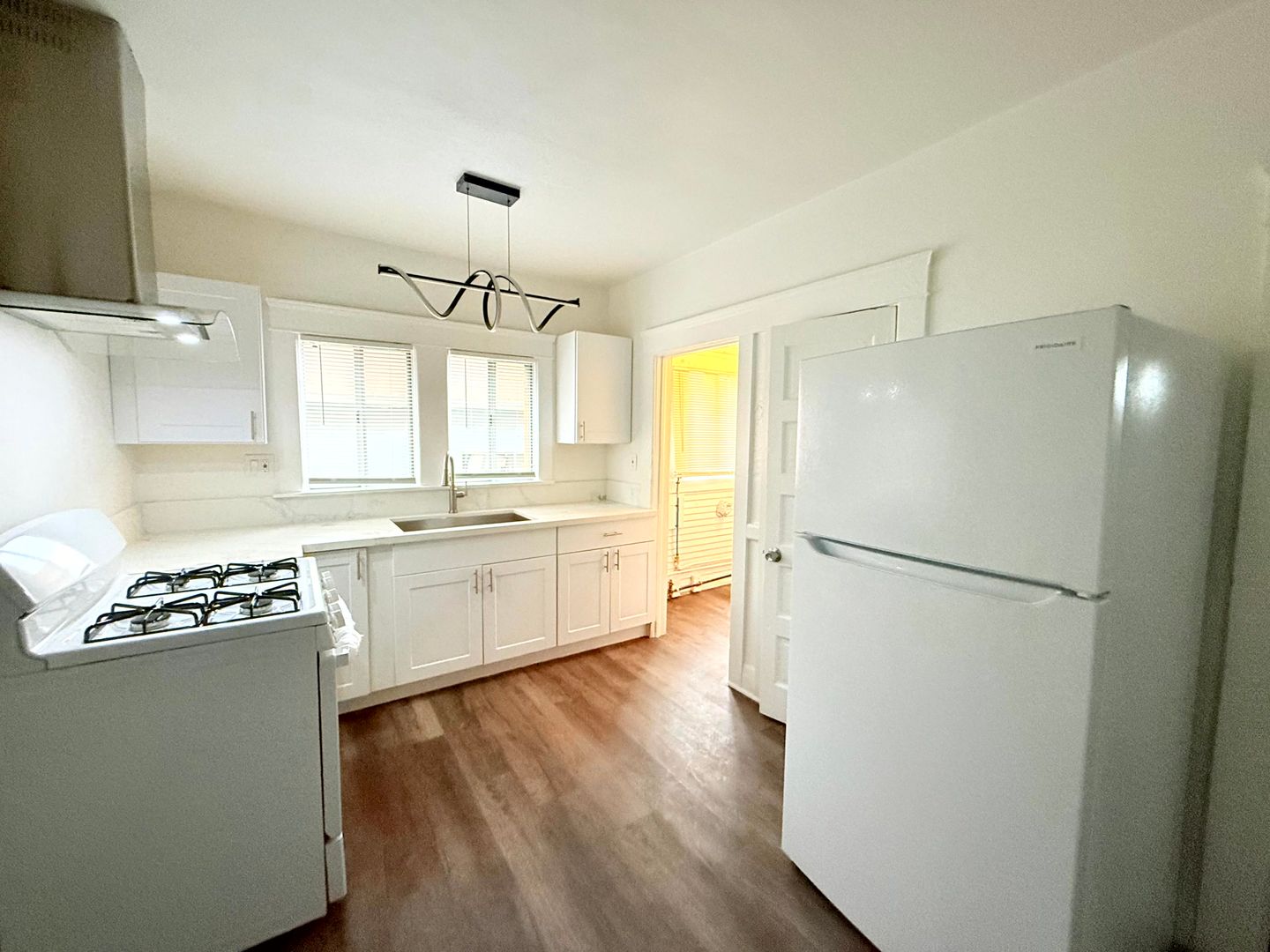 Los Angeles Apartment: 1908-1910.5 Daly Street