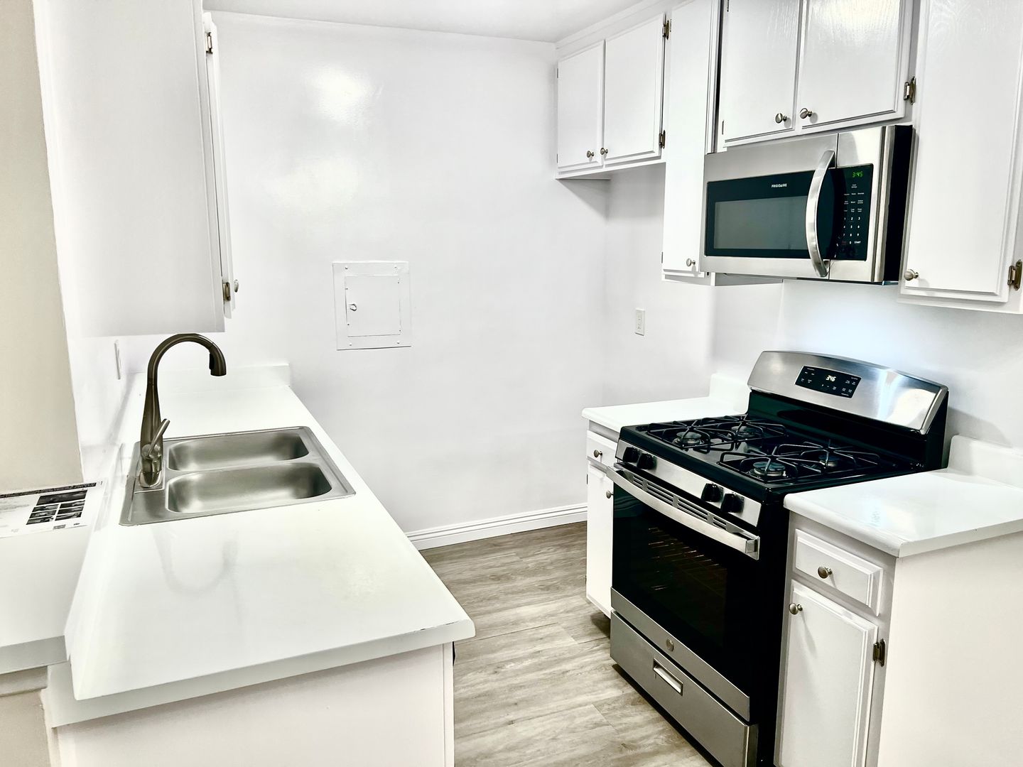 Sherman Oaks Apartment: 4621-4629 Vista Del Monte Ave.