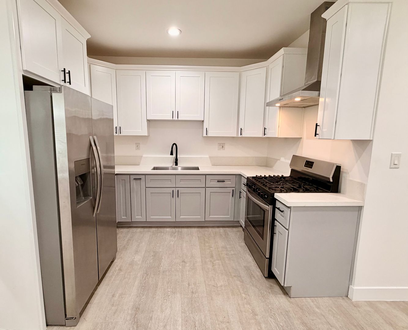 Los Angeles Apartment: 666 Shatto Place