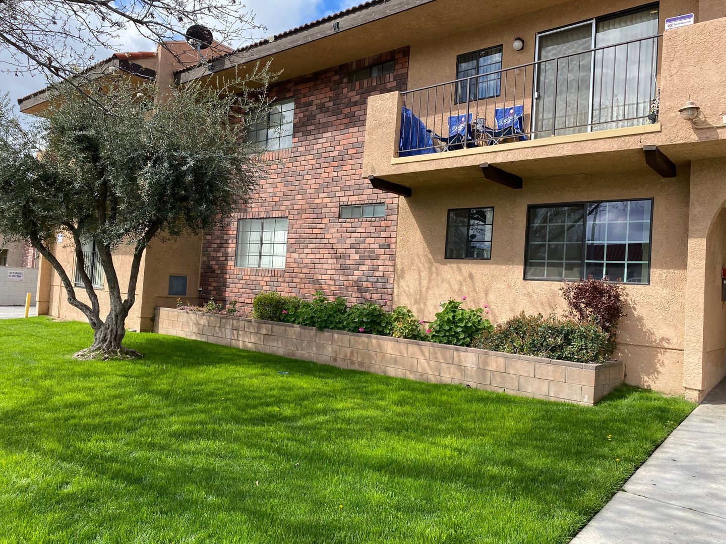 Castaic Apartment: 31727 Ridge Route Road