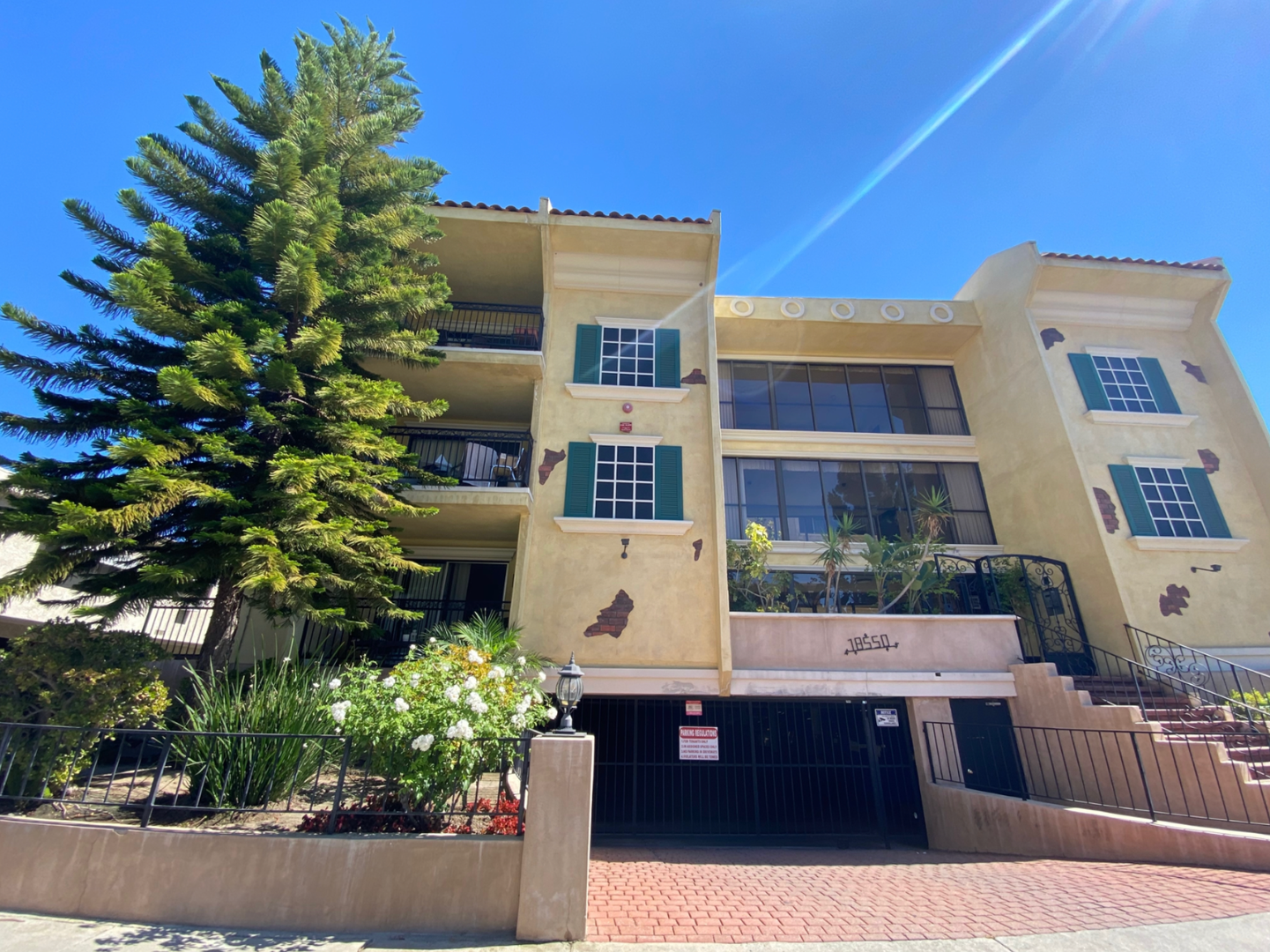 Northridge Apartment: 18550 Vincennes Street