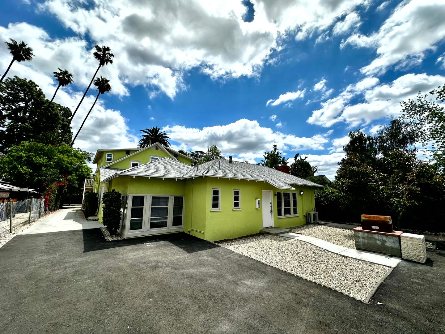 Pasadena Apartment: 607 N. El Molino Avenue