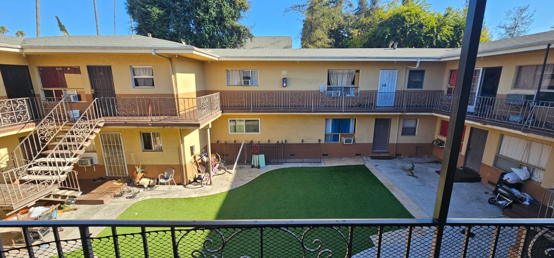 Los Angeles Apartment: 909 S. Normandie Ave.