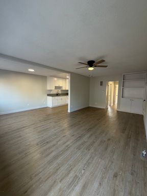 2-Bedroom Apartment in Mid-City Los Angeles | Apartamento de 2 Recámaras en Mid-City – photo 1