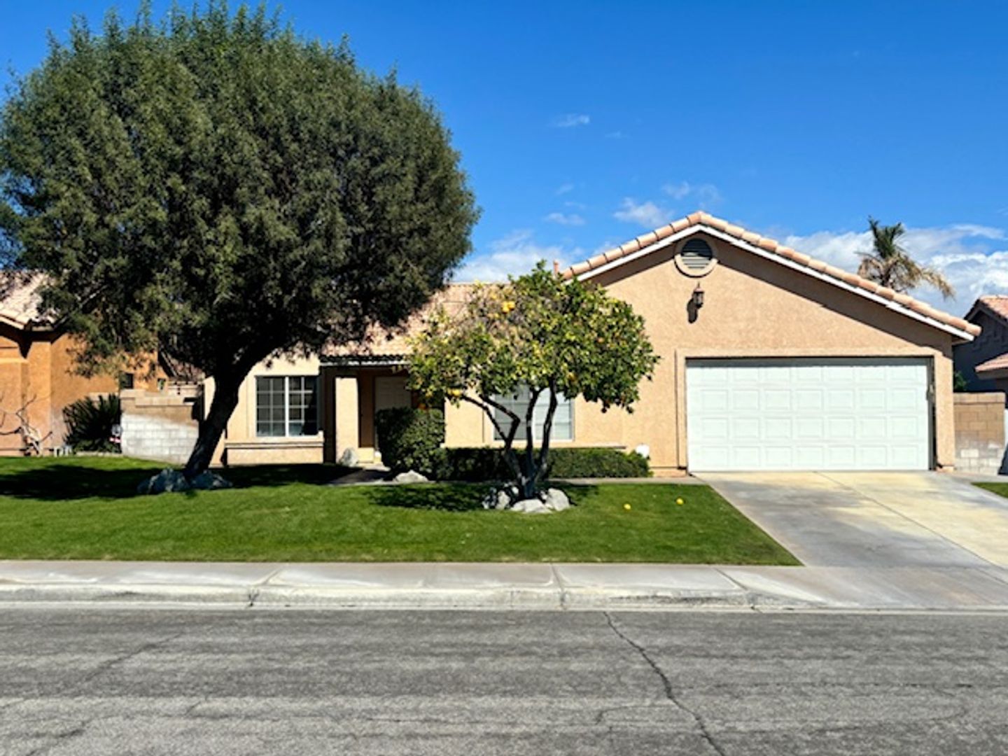 Pool Home in La Quinta Del Rey - Avail Mid March