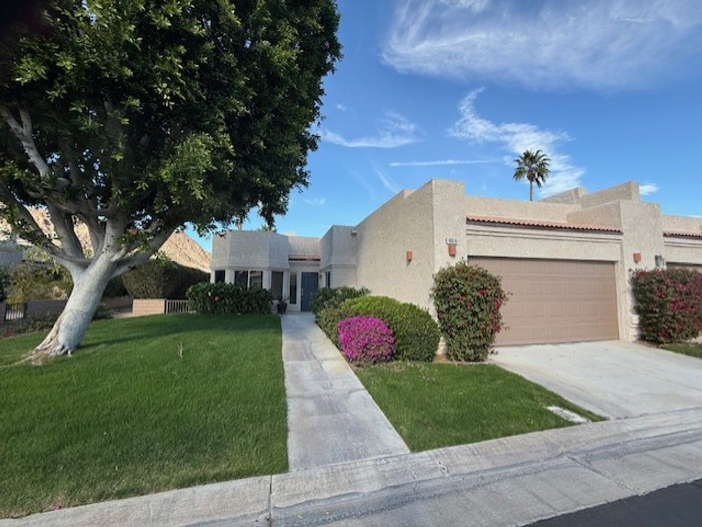 La Quinta House: 48616 Paseo Tarazo