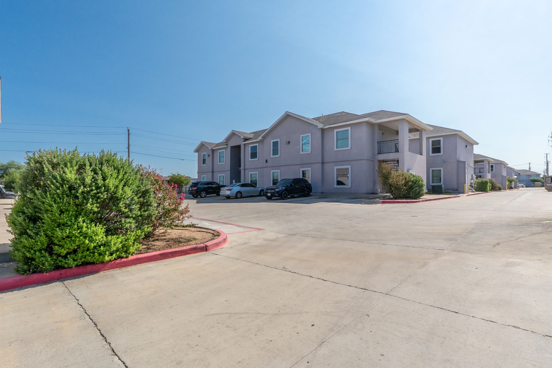 Laredo Apartment: 410 Riverhill Loop