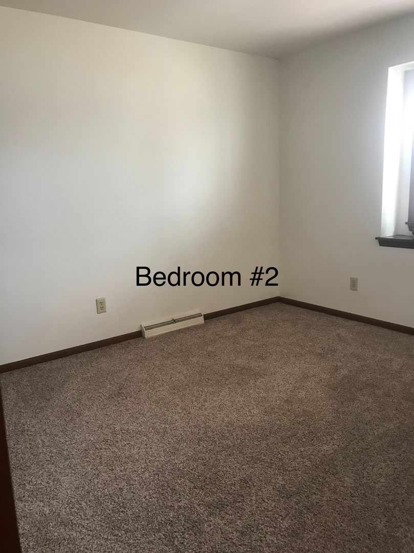 Neenah Townhome: 1040 Hunt Avenue