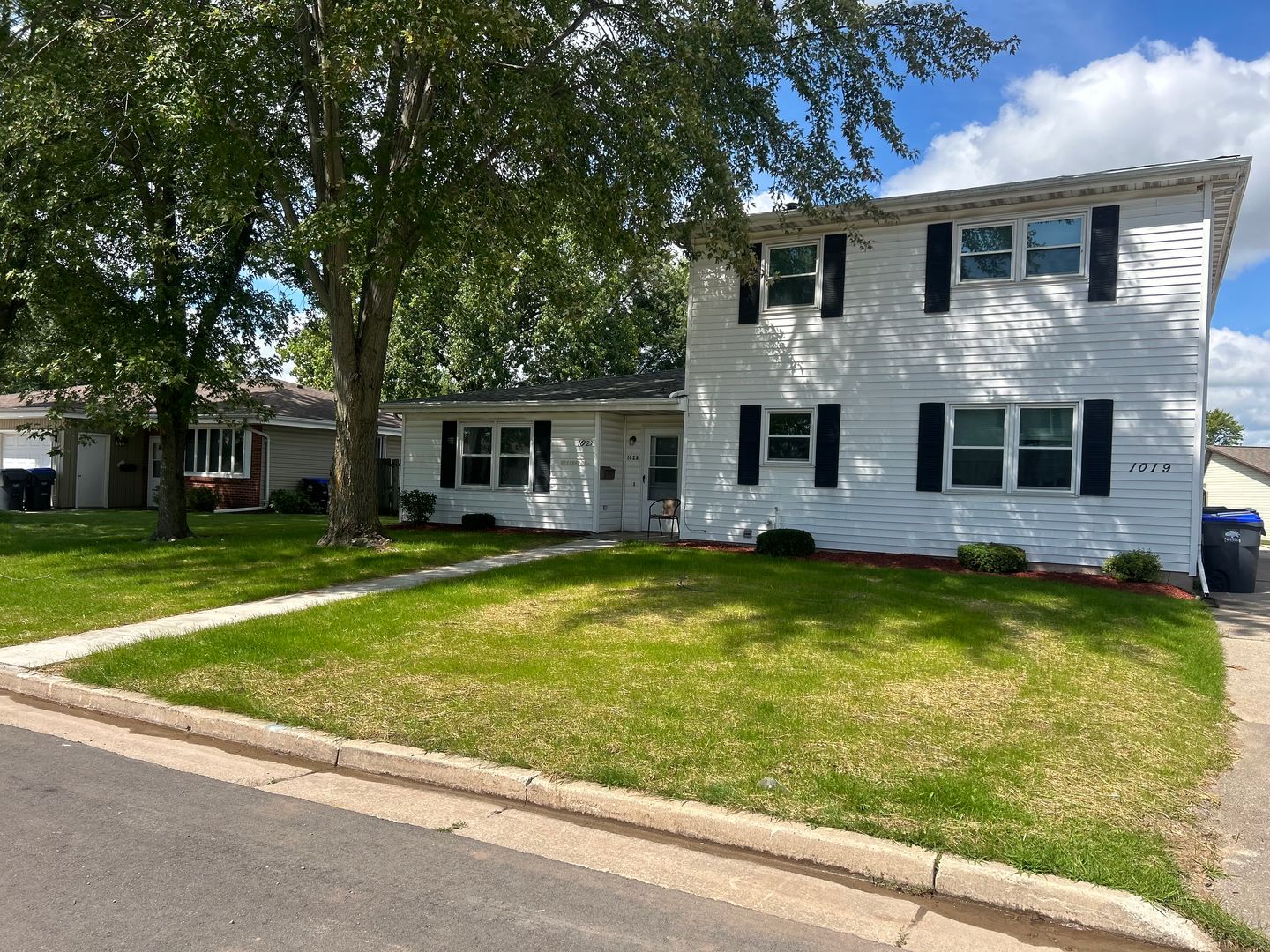 Neenah Apartment: 1019/1021/1023 Brookwood Drive