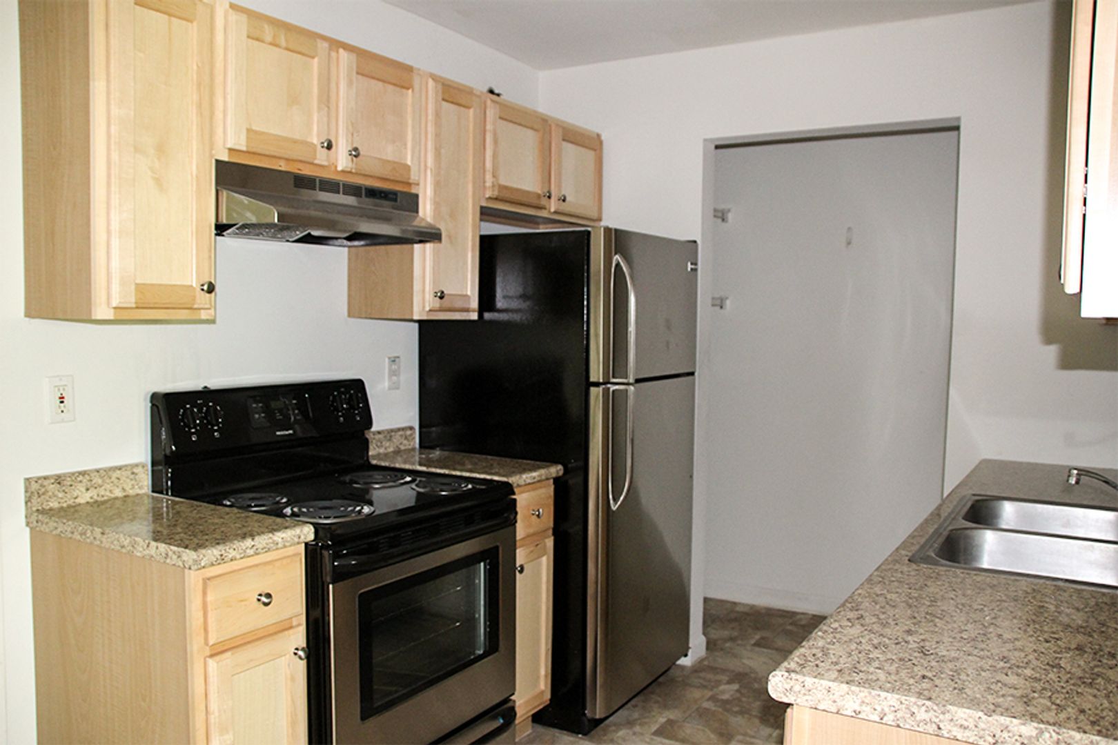 South Burlington Apartment: Olde Orchard Park