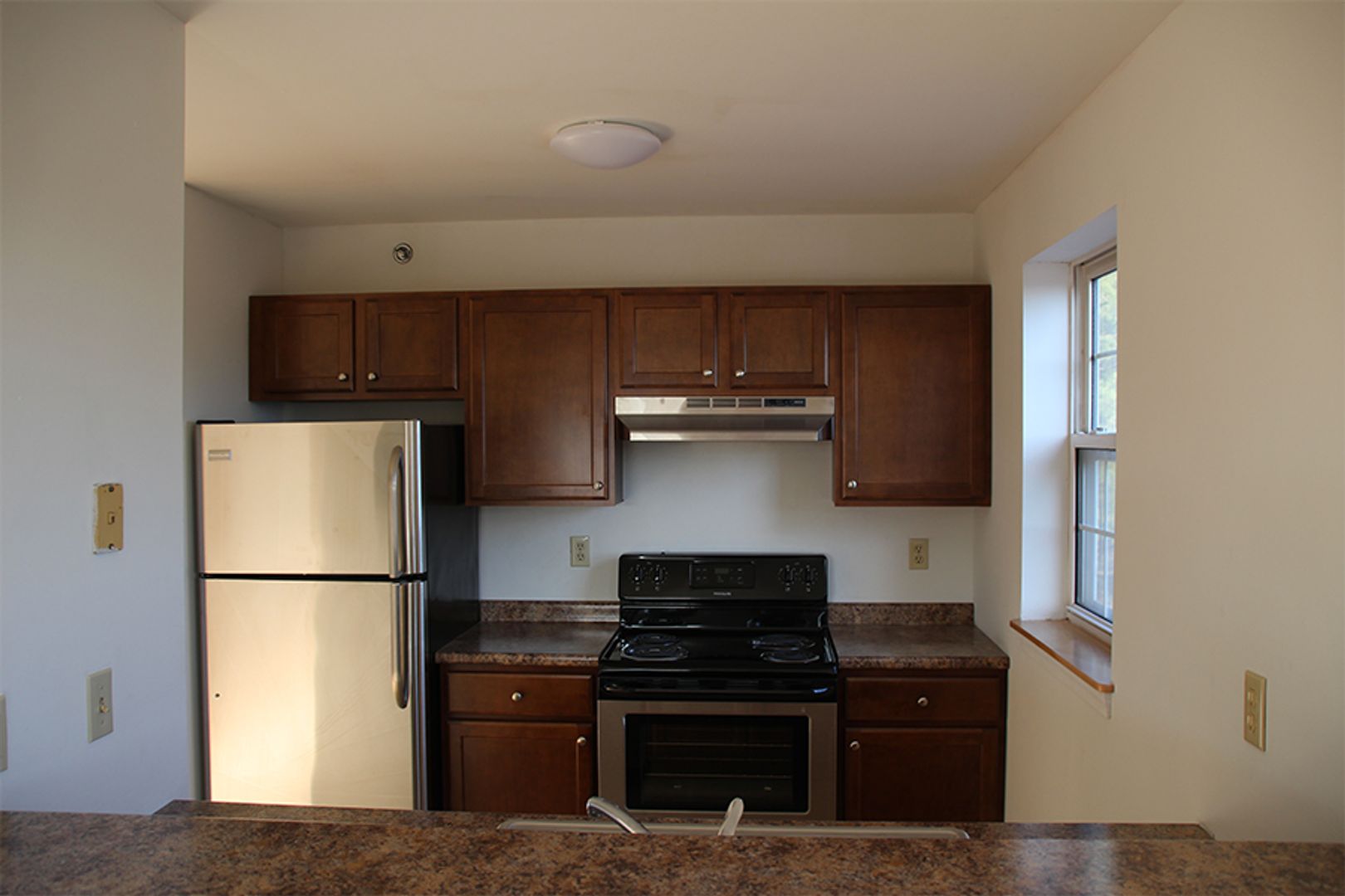 South Burlington Apartment: Olde Orchard Park