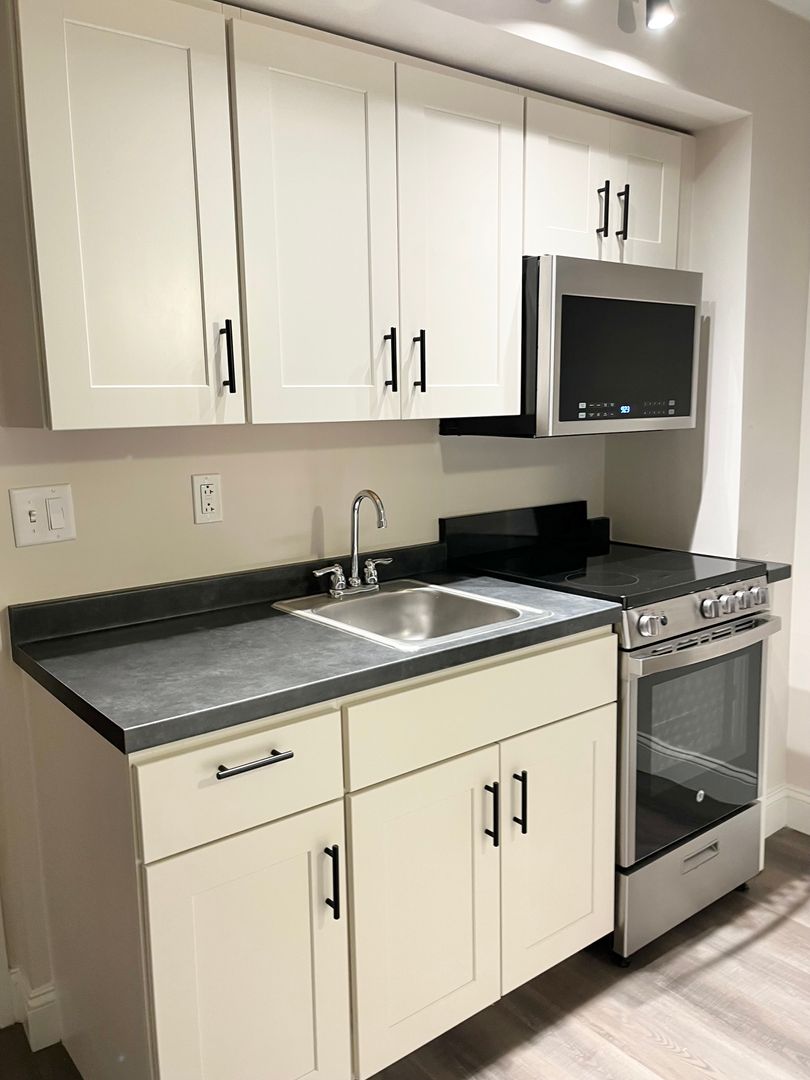 South Burlington Apartment: 144 Larkin Way