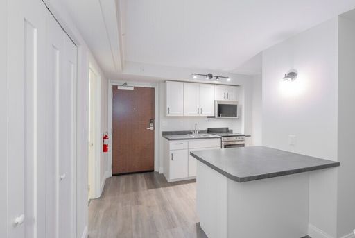 1 bedroom, 1 bathroom aparment