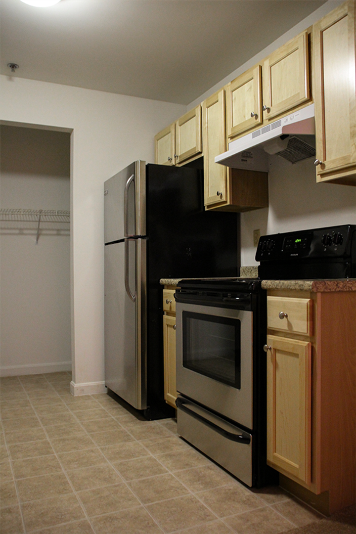 South Burlington Apartment: 1 Olde Orchard Park