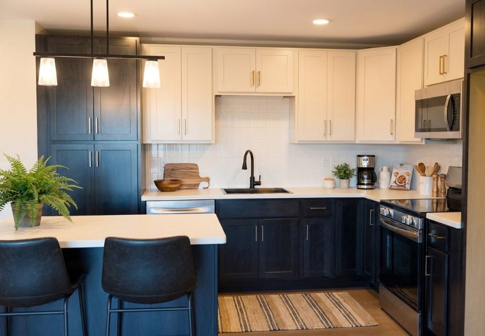 South Burlington Apartment: 151 Larkin Way