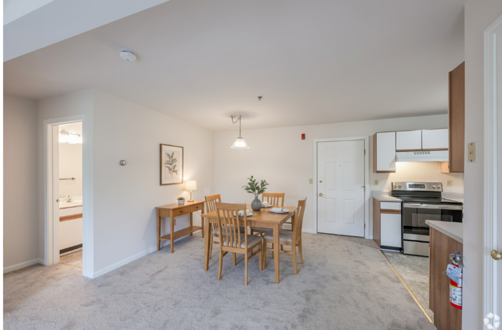 South Burlington Apartment: Olde Orchard Park