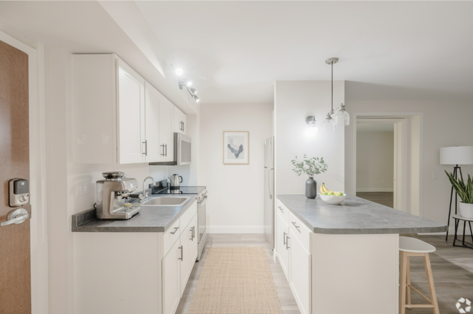 South Burlington Apartment: 144 Larkin Way