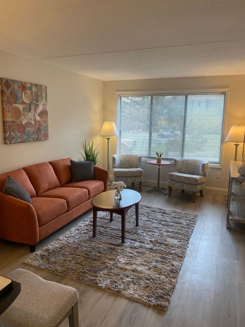 South Burlington Apartment: 144 Larkin Way