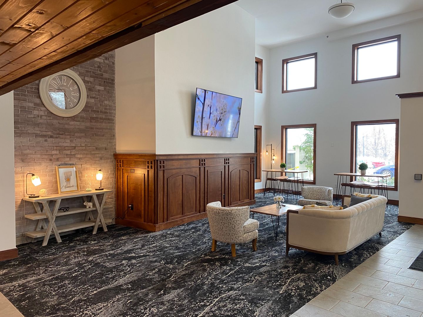 South Burlington Apartment: 144 Larkin Way