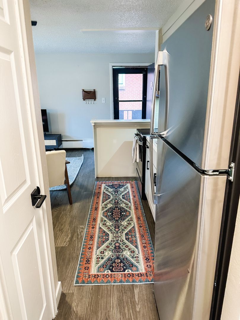 Denver Apartment: 850 N. Dexter St.