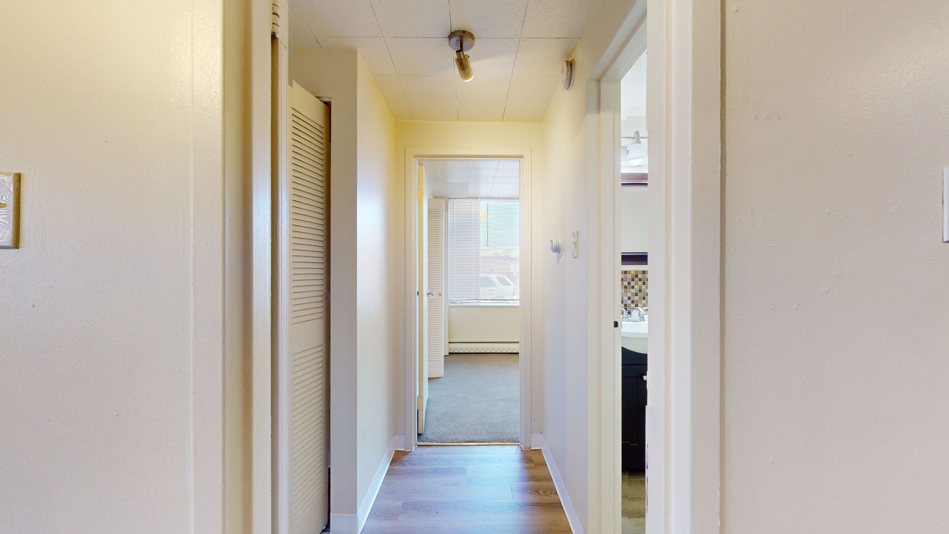 Two Bedroom, One bathroom Lakewood Apartment 7 of 12