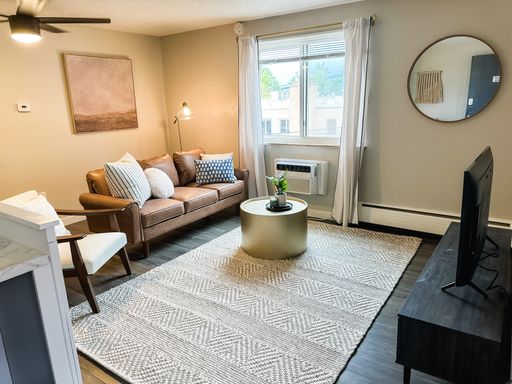 Furnished one bedroom unit – photo 1