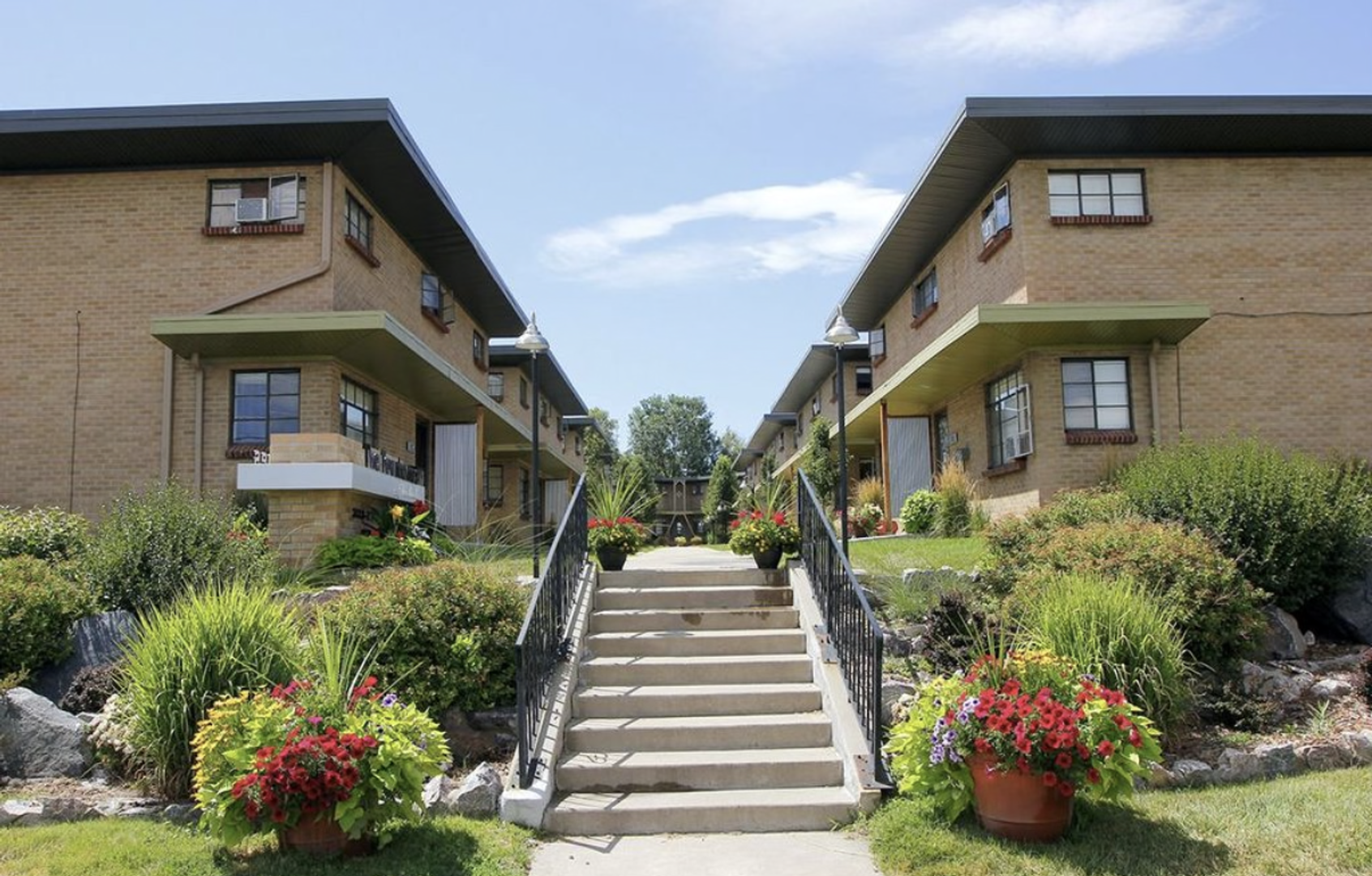 Lakewood Apartment: 7400 W. 10th Ave