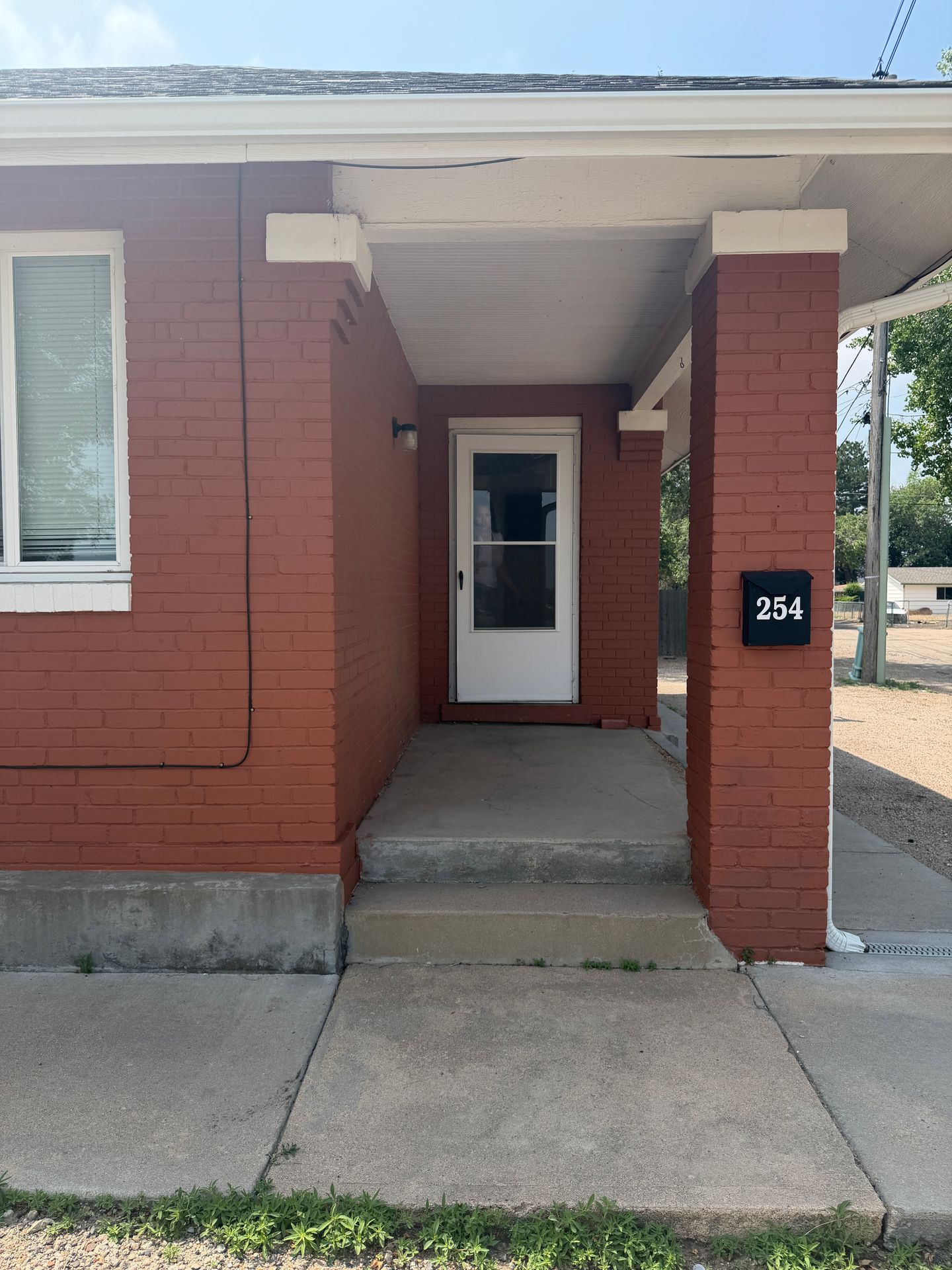 Brighton Apartment: 254 Denver St.