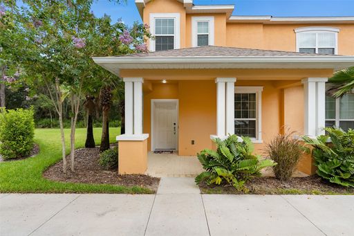 Listing Agent: Angli Nunez LA ROSA RTY WINTER GARDEN LLC – photo 1