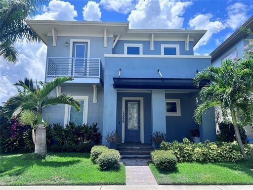 Listing Agent: Naty Gonzalez Ph: LA ROSA REALTY LAKE NONA INC – photo 1