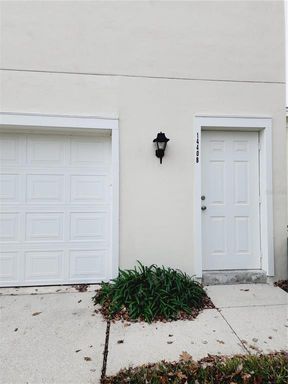 Listing Agent: Leticia Cruz, PA of LA ROSA REALTY, LLC – photo 1