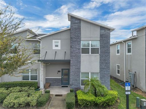 Listing Agent: Angli Nunez LA ROSA RTY WINTER GARDEN LLC – photo 1