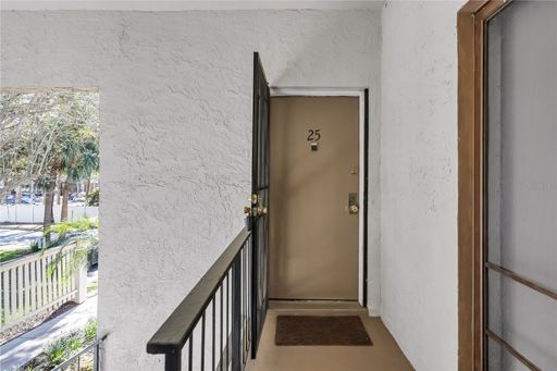 Listing Agent: Angli Nuñez Real Estate Agent, La Rosa Realty Winter Garden, LLC – photo 1