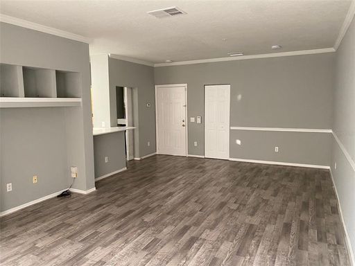 Listing Agent: Maris Berlingeri Gonzalez - - / - LA ROSA REALTY, LLC – photo 1
