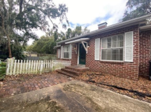 Listing Agent: Bernardo Reynoso, La Rosa Realty – photo 1