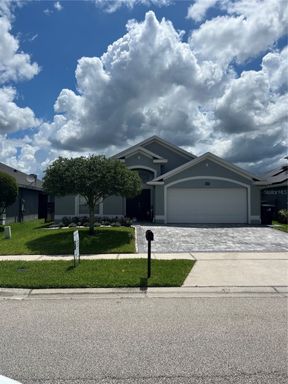 Listing Agent: Brenda Domingo, La Rosa Realty Lake Nona – photo 1