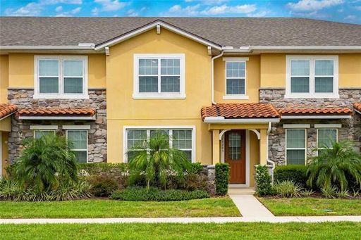 Listing Agent: Juliana Jardini, La Rosa Realty Celebration
