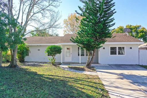 Listing Agent: Rosalina Martinez Ph: LA ROSA REALTY LLC – photo 1