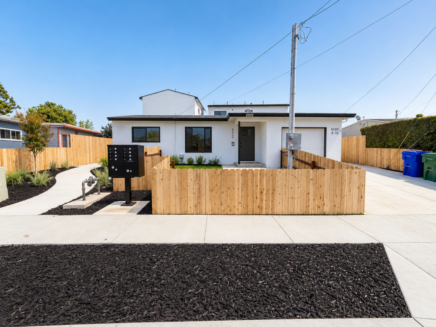 San Diego House: 4511 Piute Pl