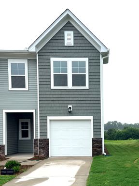 ~~ Luxurious End Unit 3-bedroom Townhome ~~
