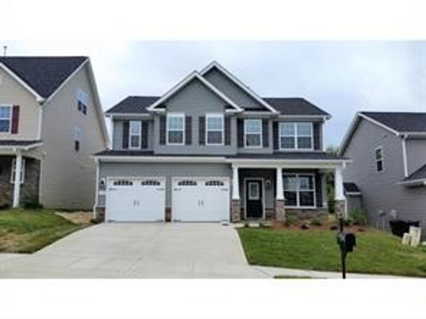 Burlington House: 2042 Sinclair Trace