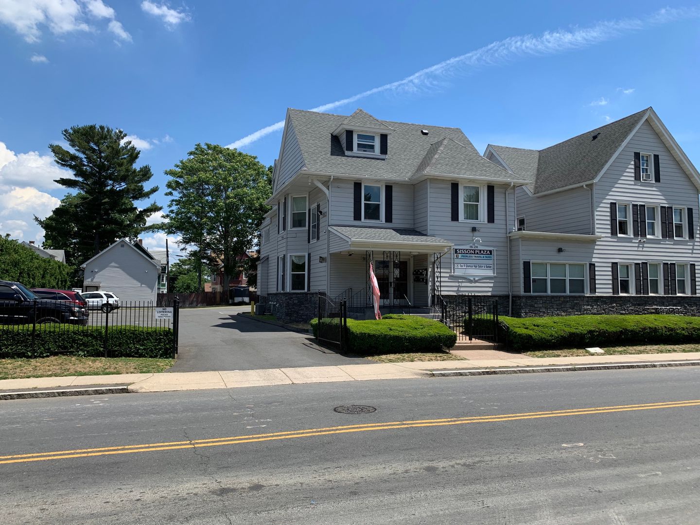 Hartford Apartment: 16-24 Sisson Ave